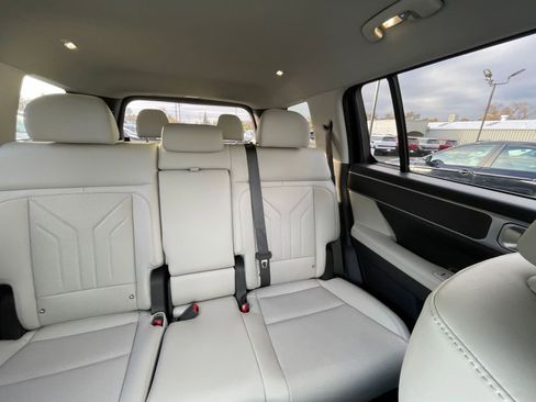 Used 2025 Hyundai Santa Fe SEL FWD image 76