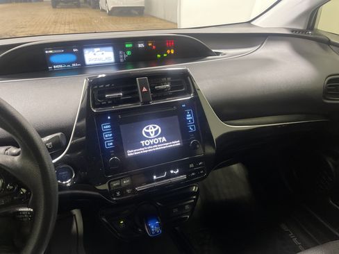 Used 2019 Toyota Prius LE image 30