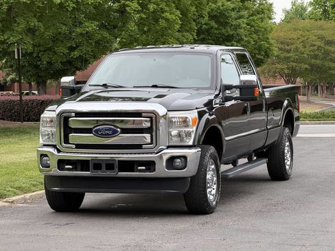 Used 2014 Ford F250 XLT w/ XLT Premium Package AWD/4WD image 2