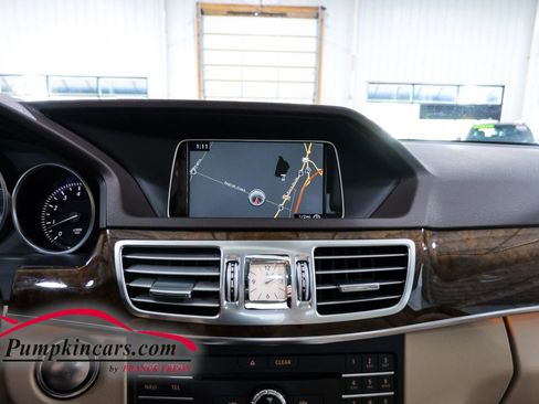 Used 2016 Mercedes-Benz E 350 4MATIC Sedan w/ Premium Package image 39