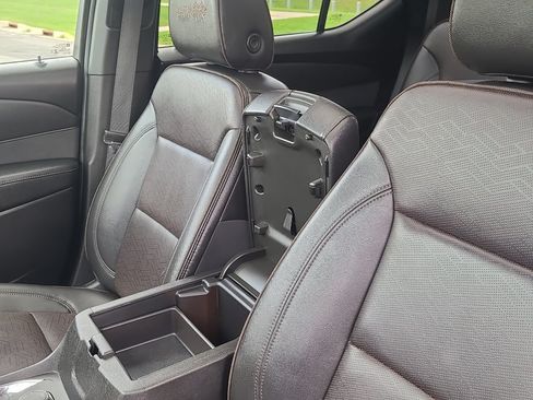 Used 2023 Chevrolet Traverse High Country w/ LPO, Floor Liner Package AWD/4WD image 19