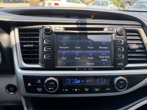 Used 2016 Toyota Highlander XLE AWD/4WD image 15