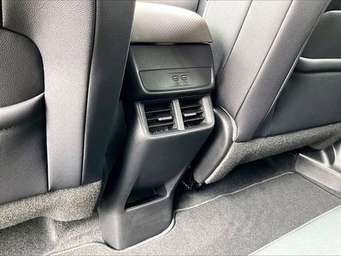 New 2026 Chevrolet Equinox LT w/ Convenience Package II FWD image 18