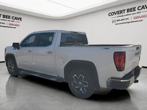 New 2026 GMC Sierra 1500 SLT image 7