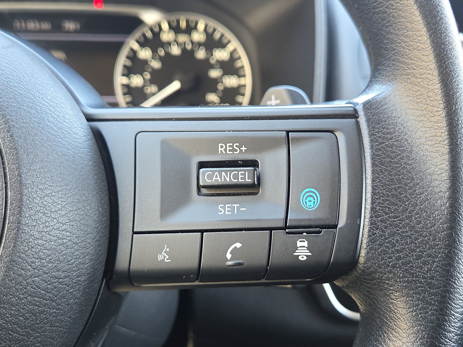Used 2024 Nissan Rogue SV FWD image 18
