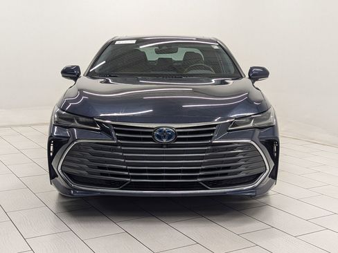 Used 2019 Toyota Avalon Limited image 5