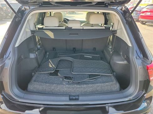 Used 2020 Volkswagen Tiguan SEL image 8