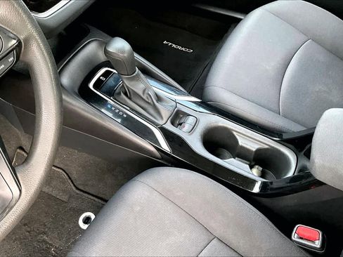 Used 2020 Toyota Corolla LE w/ LE Premium Package image 17