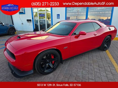 Used 2018 Dodge Challenger SRT w/ Technology Group RWD image 1