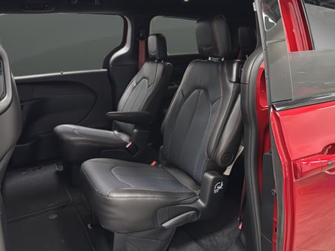 New 2027 Chrysler Pacifica Select FWD image 22