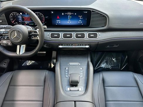 New 2026 Mercedes-Benz GLS 450 4MATIC image 25