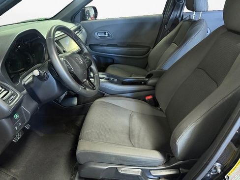 Used 2019 Honda HR-V Sport image 9