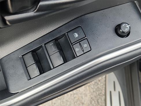 Used 2022 Toyota Highlander L FWD image 22
