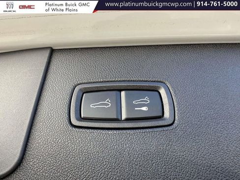 Used 2023 Porsche Cayenne Platinum Edition image 14