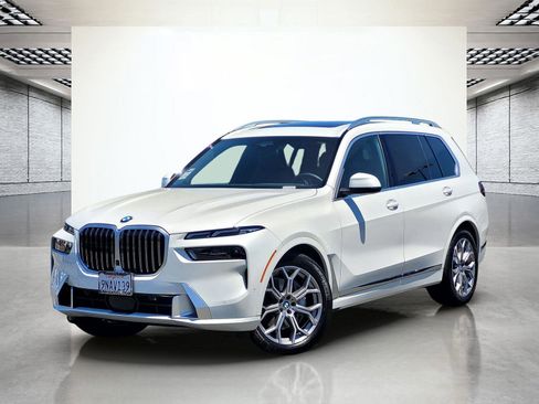 Certified 2025 BMW X7 xDrive40i w/ Executive Package AWD/4WD image 10
