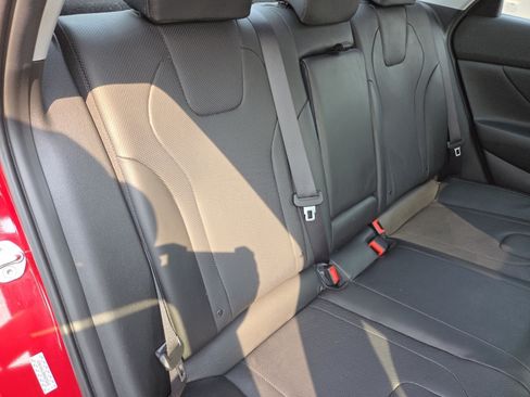 Used 2022 Hyundai Elantra Limited FWD image 28