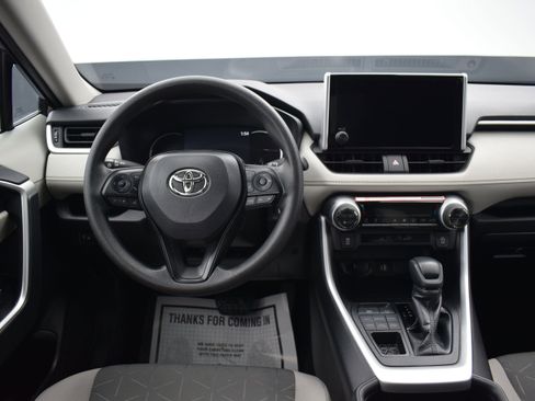 Used 2025 Toyota RAV4 XLE AWD/4WD image 14