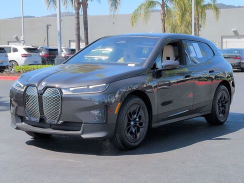 Certified 2024 BMW iX xDrive50 w/ Convenience Package AWD/4WD image 5