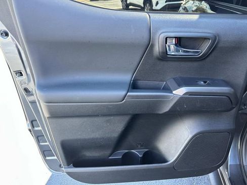 Used 2023 Toyota Tacoma TRD Sport image 18