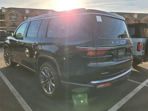 Used 2022 Jeep Wagoneer Series III w/ Premium Group I image 7