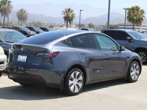 Used 2023 Tesla Model Y Long Range AWD/4WD image 21