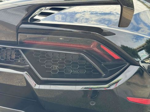 Used 2018 Lamborghini Huracan LP 580-2 RWD image 34