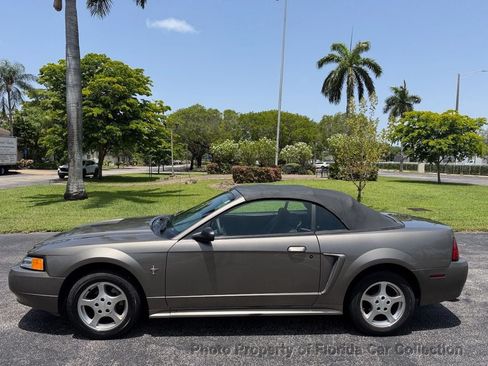 Used 2002 Ford Mustang Convertible RWD image 25
