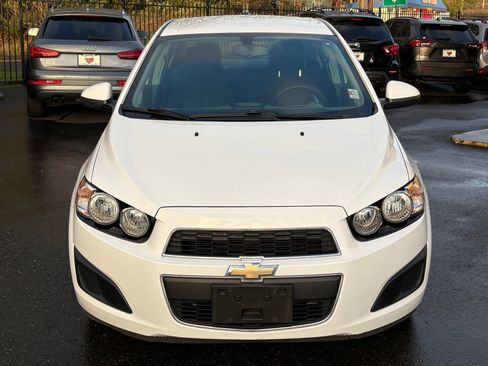 Used 2016 Chevrolet Sonic LT image 2