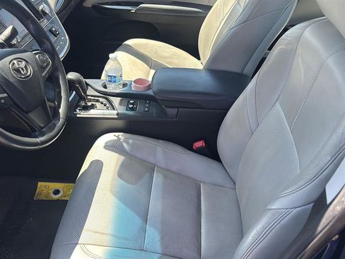 Used 2013 Toyota Avalon Limited w/ Technology Pkg FWD image 8