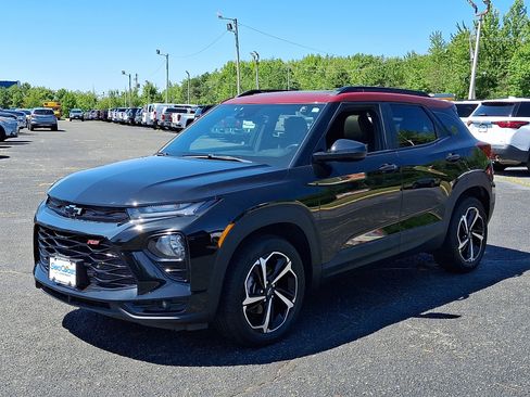 Used 2021 Chevrolet TrailBlazer RS w/ Sun and Liftgate Package AWD/4WD image 3