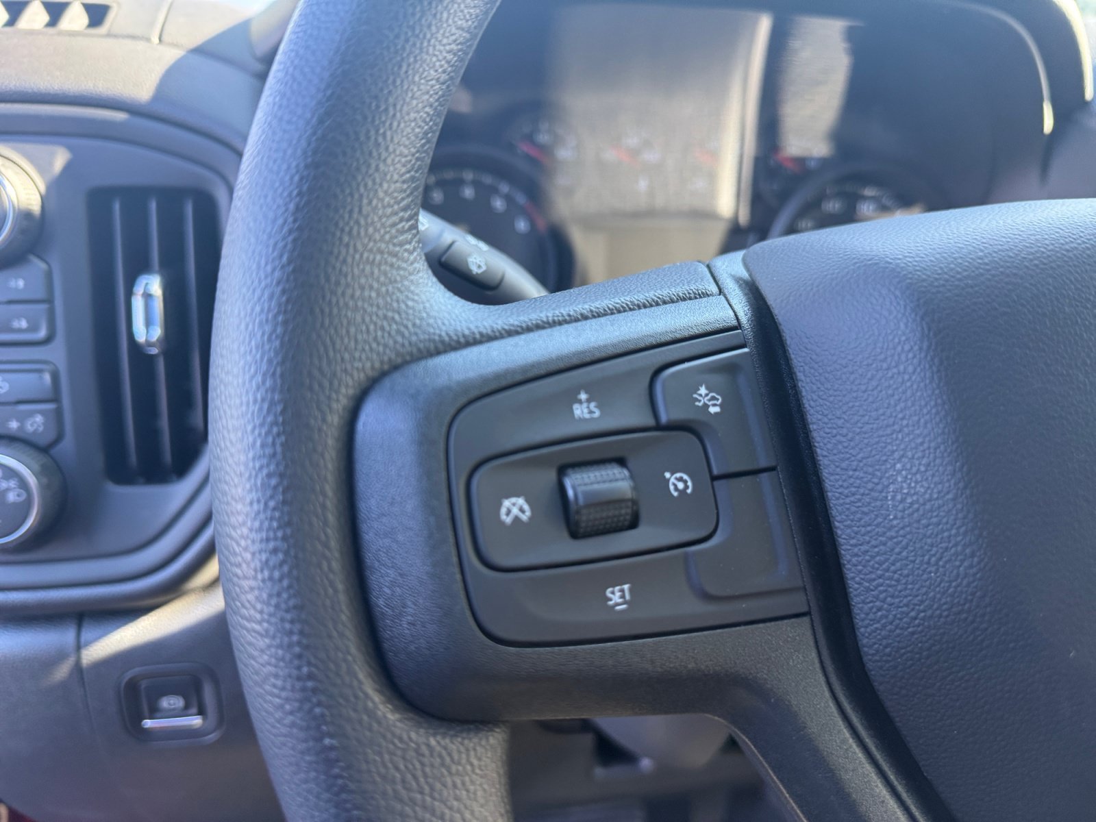 New 2026 Chevrolet Silverado 1500 Custom Trail Boss w/ LPO, Dark Essentials Package AWD/4WD image 15