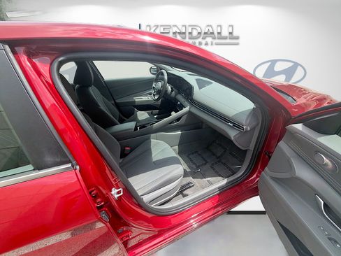 Used 2024 Hyundai Elantra SEL w/ Convenience Package FWD image 29