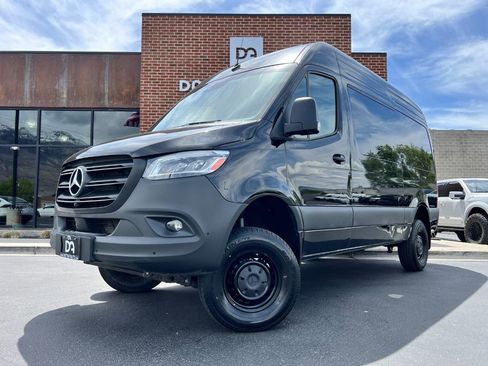 Used 2024 Mercedes-Benz Sprinter 2500 image 1