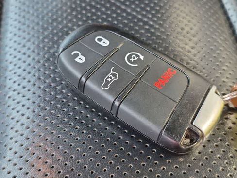 Used 2020 Jeep Grand Cherokee Limited w/ Luxury Group II AWD/4WD image 35