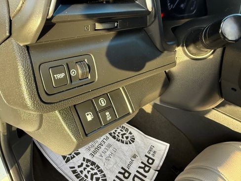 Used 2022 Honda Insight Touring image 19