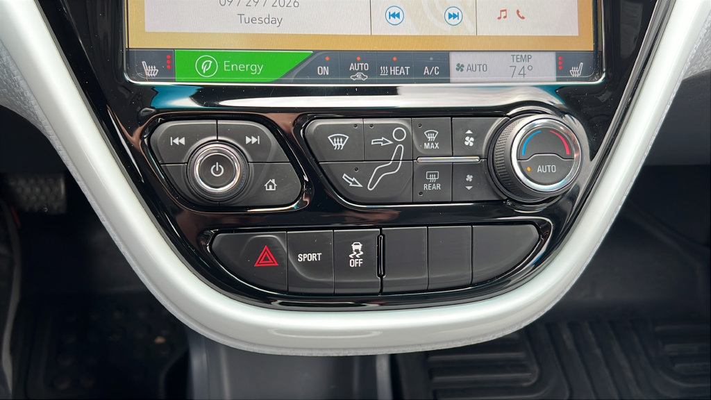Used 2020 Chevrolet Bolt LT FWD image 21