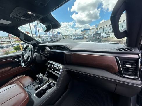 Used 2023 GMC Sierra 1500 Denali Ultimate AWD/4WD image 18