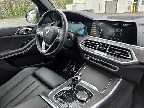 Used 2022 BMW X5 xDrive45e w/ Climate Comfort Package AWD/4WD image 12