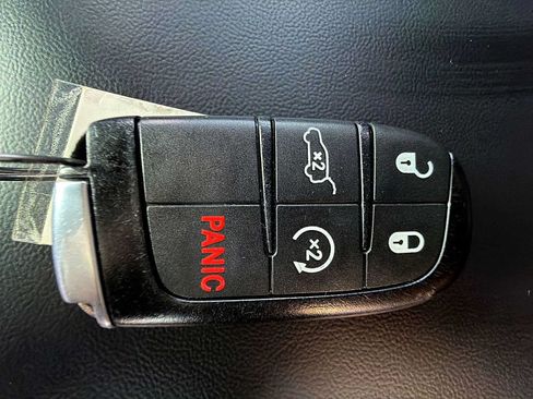 Used 2020 Jeep Grand Cherokee Limited AWD/4WD image 28