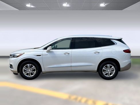 Certified 2018 Buick Enclave Essence FWD image 2