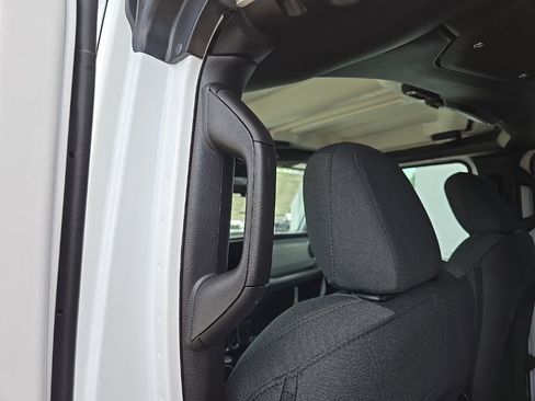 New 2025 Jeep Gladiator Sport image 97