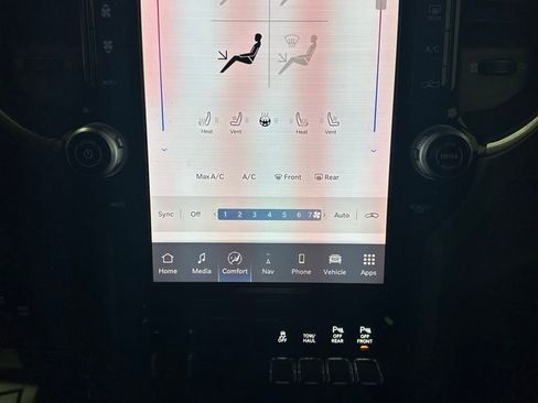 Used 2025 RAM 2500 Laramie image 28