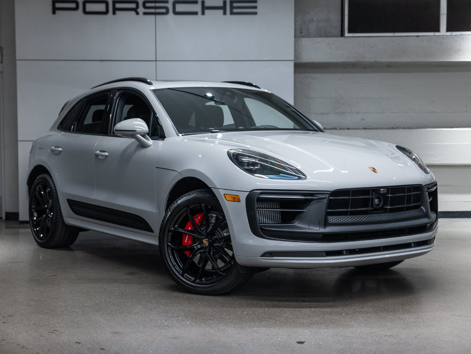 Certified 2026 Porsche Macan GTS AWD/4WD image 44