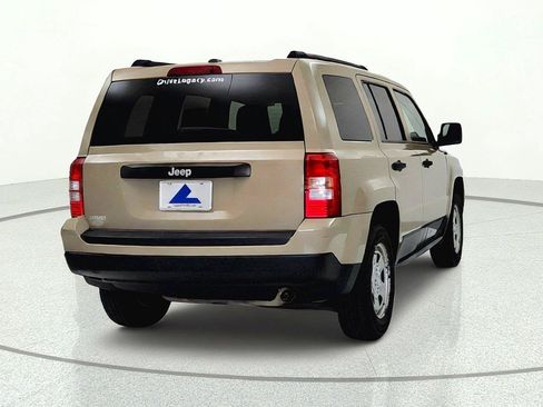 Used 2017 Jeep Patriot Sport FWD image 6
