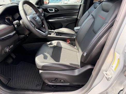 Used 2026 Jeep Compass Trailhawk AWD/4WD image 7