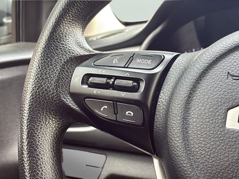 Used 2022 Kia Rio S FWD image 32