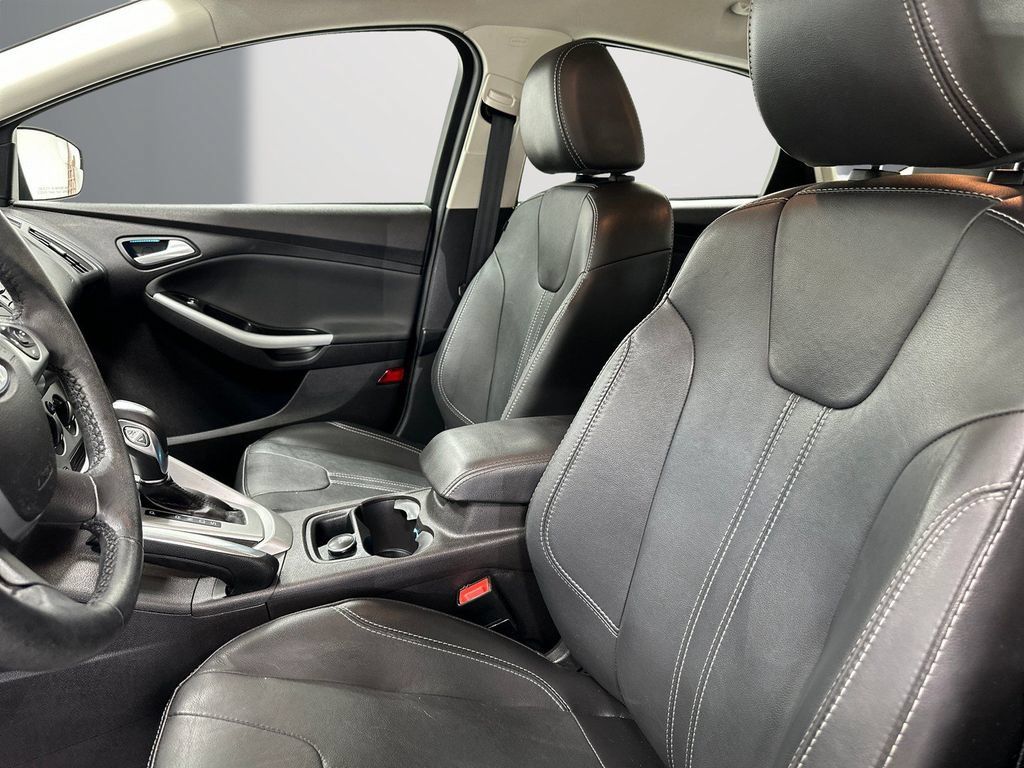 Used 2014 Ford Focus SE w/ Equipment Group 201A FWD image 14
