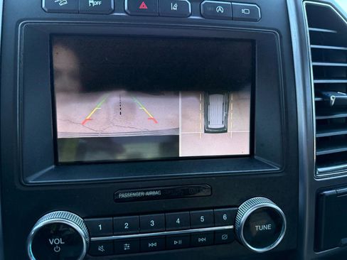 Used 2019 Ford Expedition Platinum image 36