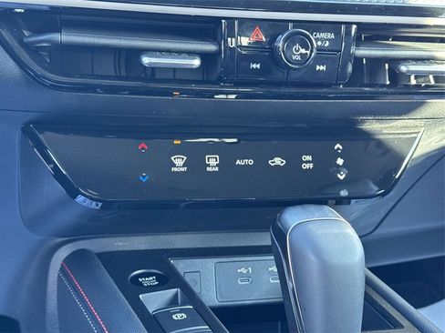 New 2025 Nissan Kicks SR image 24