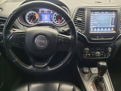 Used 2020 Jeep Cherokee Trailhawk AWD/4WD image 22